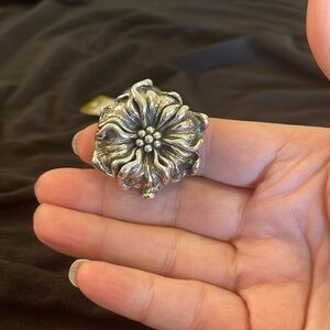 Size 8 Sterling Silver Flower Statement Ring